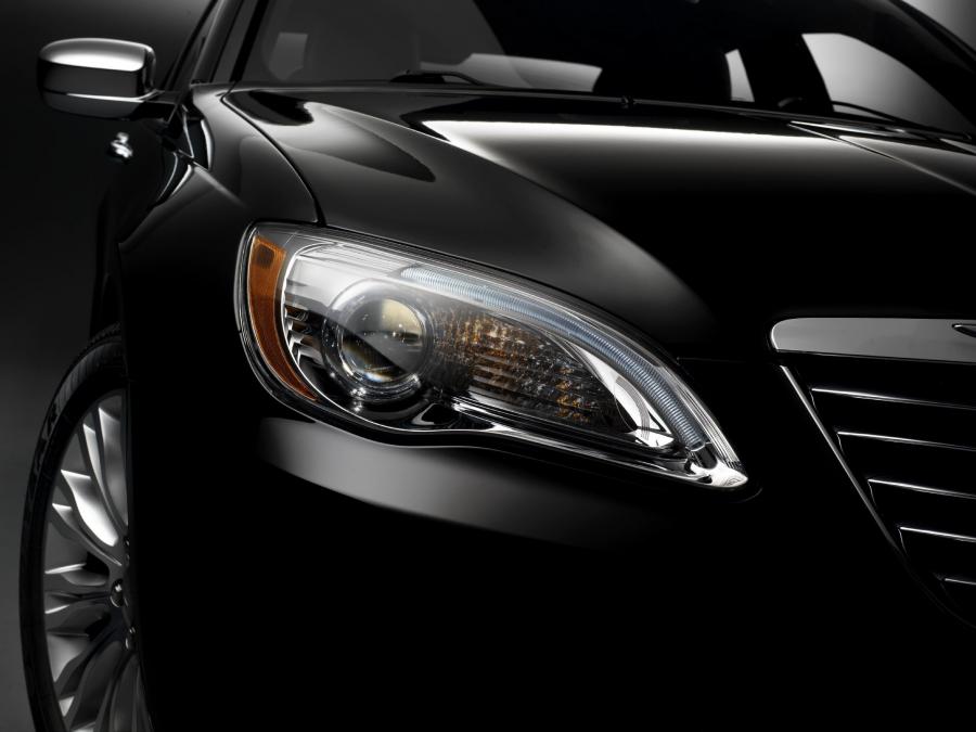  Chrysler 200 2011 года  (фото 7 из 122)